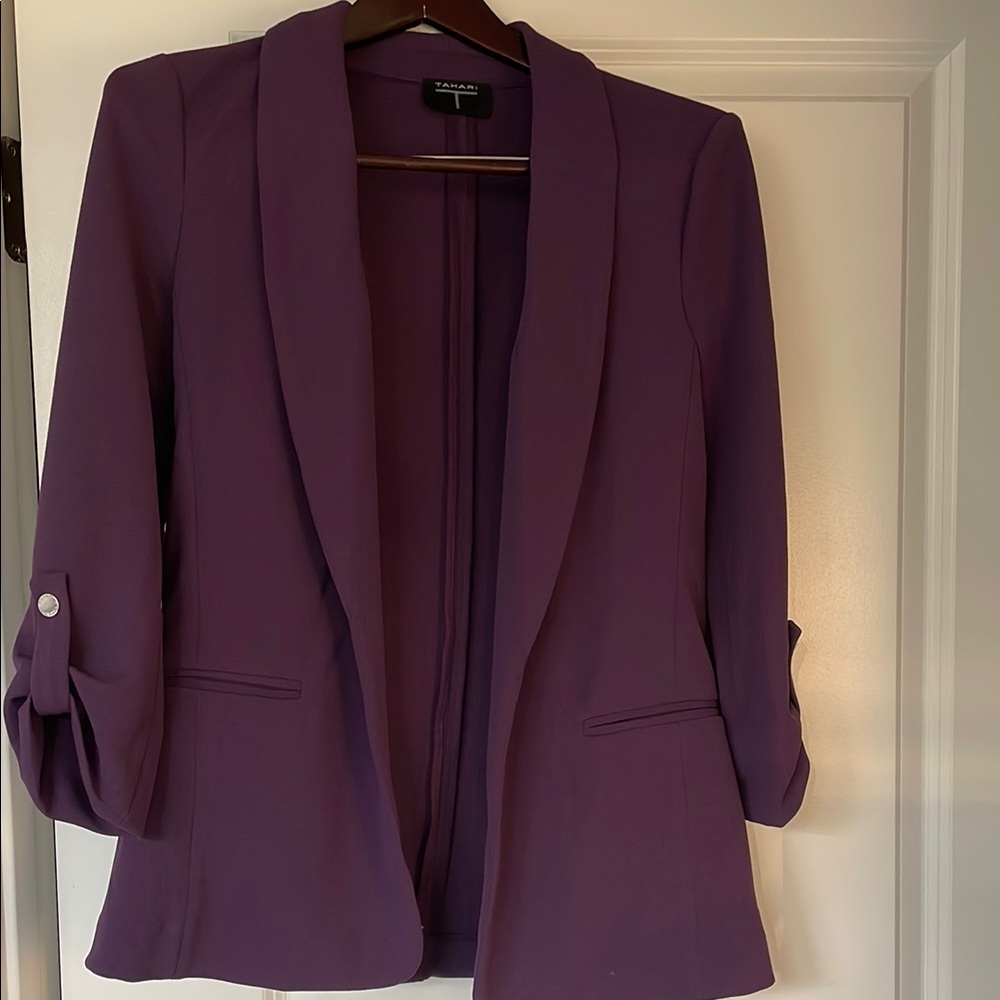 T Tahari Purple Blazer Size Small Used in Great condition